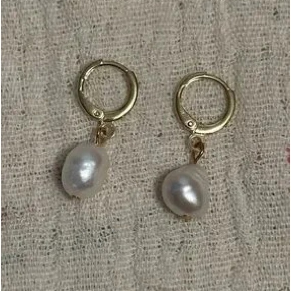 Gold Hoop Earrings With White Pearl Drops